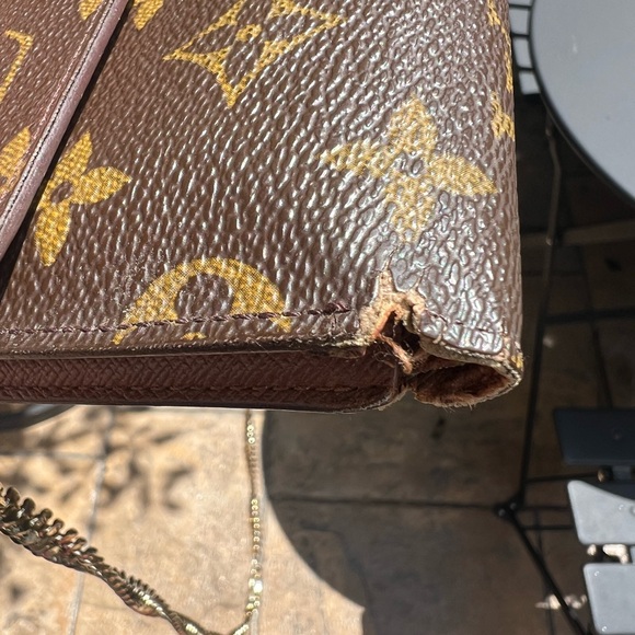 Rare Louis Vuitton monogram wallet 🌙 - Picture 7 of 17